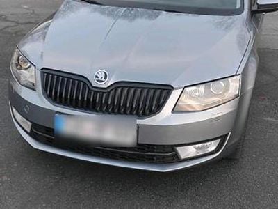 Gebraucht Skoda Octavia 105 PS (77 kW) 2014 Grau Kleinwagen