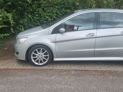 Mercedes B200