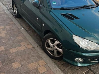 Gebraucht Peugeot 206 CC Roland Garros 109 PS (80 kW) 2003 Grün Cabrio