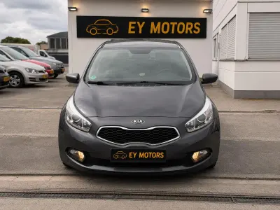 Gebraucht Kia Ceed 100 PS (73 kW) 2012 Grau Kleinwagen
