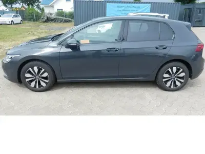Gebraucht VW Golf VIII Life 110 PS (80 kW) 2024 Uranograu i7f Limousine