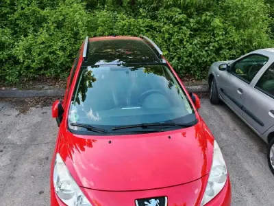 Gebraucht Peugeot 207 120 PS (88 kW) 2012 Rot Kombi