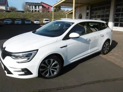 Gebraucht Renault Mégane II Equilibre 116 PS (85 kW) 2023 Weiß Limousine