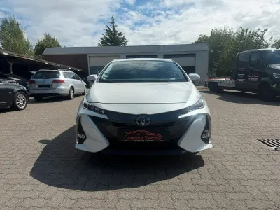 Gebraucht Toyota Prius Plug-in Hybrid 98 PS (72 kW) 2020 Weiß Kleinwagen