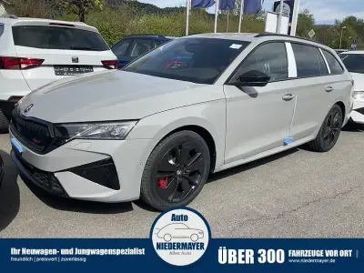 Nuova Skoda Octavia RS 265 CV (194 kW) 2026 Grigio Station wagon