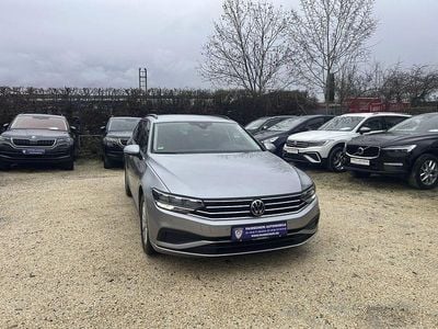 Gebraucht VW Passat 150 PS (110 kW) 2022 Pyrit silber Kombi