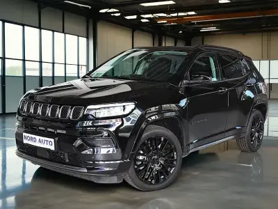 Käytetty Jeep Compass 131 HP (96 kW) 2024 Musta Katumaasturi