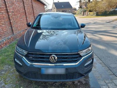 Second-hand VW T-Roc Style 116 CP (85 kW) 2018 Gri SUV