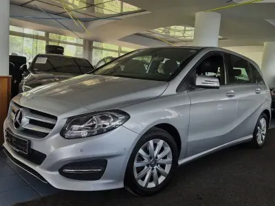 Gebraucht Mercedes B180 Style 122 PS (89 kW) 2016 Silber Van / Kleinbus