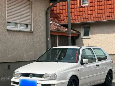 Gebraucht VW Golf III 60 PS (44 kW) 1997 Weiß Kleinwagen