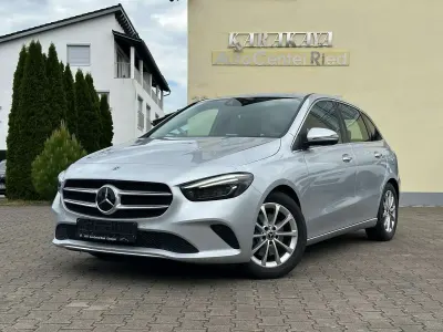 Gebraucht Mercedes B220 190 PS (139 kW) 2019 Iridiumsilber  metalliclack Kleinwagen