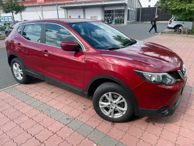 Gebraucht Nissan Qashqai Visia 116 PS (85 kW) 2016 Rot SUV