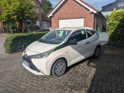 Gebraucht Toyota Aygo X-cite 69 PS (50 kW) 2017 Weiß Kleinwagen