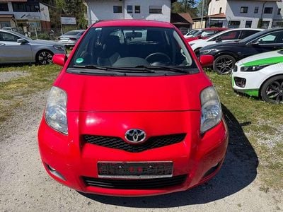 Second-hand Toyota Yaris Life 101 CP (74 kW) 2010 Roșu Hatchback