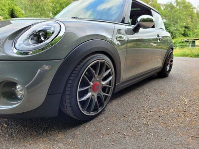 gebraucht Mini Cooper S F56 mit 300 PS von RW Edition, Panorama, KW-V3, 18"