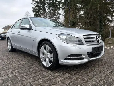 Gebraucht Mercedes C220 Avantgarde 170 PS (125 kW) 2011 Silber Limousine