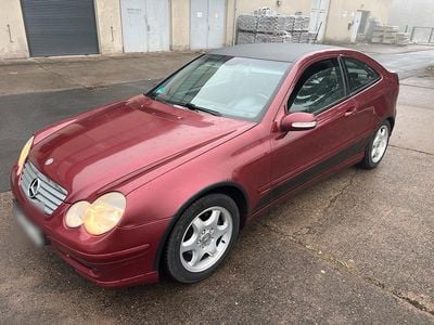 Gebraucht Mercedes C200 163 PS (119 kW) 2001 Rot Coupé