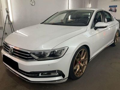 Weiß Gebraucht 2015 VW Passat Highline Limousine | 17.999 € (Guter Preis)
