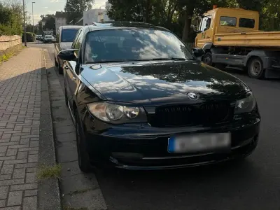 Gebraucht BMW 116 122 PS (89 kW) 2008 Schwarz Kleinwagen