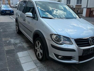 VW Touran Cross