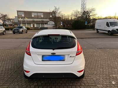 Weiß Gebraucht 2011 Ford Fiesta Trend Coupé | 3.500 € (Fairer Preis)