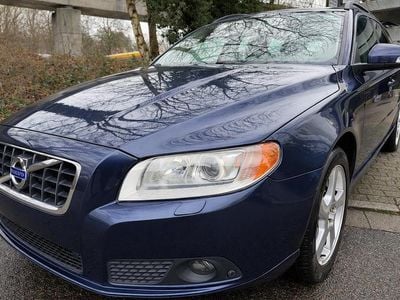 Usado Volvo V70 Momentum 163 HP (119 kW) 2011 Azul Carrinha