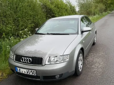 Käytetty Audi A4 Performance 131 HP (96 kW) 2001 Harmaa Sedan