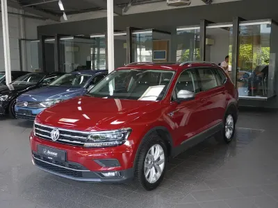 Gebraucht VW Tiguan Allspace Highline 150 PS (110 kW) 2020 Rot metallic SUV