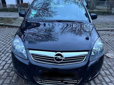 Schwarz Gebraucht 2011 Opel Zafira Van / Kleinbus | 2.700 € (Teuer)