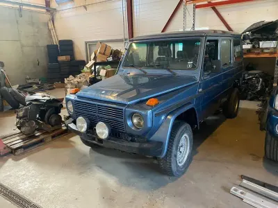 Używany Mercedes G300 125 KM (91 kW) 1987 Niebieski SUV