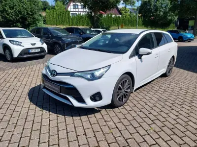 Gebraucht Toyota Avensis Team 147 PS (108 kW) 2018 Kombi