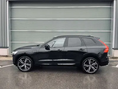 Używany Volvo XC60 R-Design 303 KM (222 kW) 2020 Czarny SUV