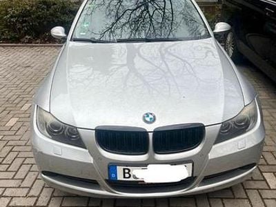 Second-hand BMW 320 150 CP (110 kW) 2007 Argintiu Berlinǎ