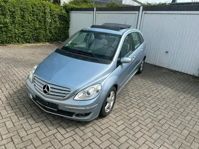 Gebraucht Mercedes 200 140 PS (102 kW) 2006 Blau Limousine