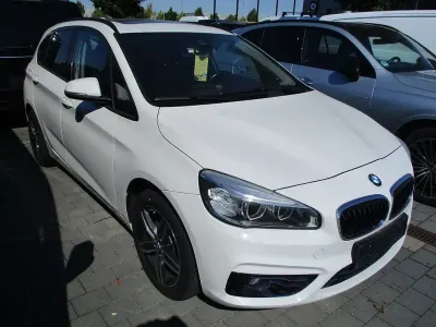 Gebraucht BMW 225 Active Tourer Sport Line 231 PS (169 kW) 2015 Weiß Van / Kleinbus