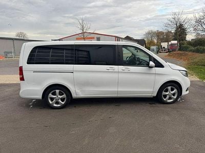 Arktikweiss Gebraucht 2019 Mercedes V200 Van / Kleinbus | 21.999 €