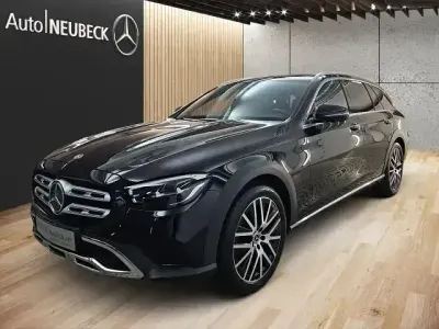 Gebraucht Mercedes E220 All-Terrain Avantgarde 194 PS (142 kW) 2023 Obsidianschwarz Kombi