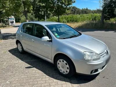 Gebraucht VW Golf V 102 PS (75 kW) 2007 Silber Limousine
