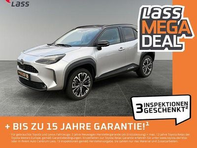 Gebraucht Toyota Yaris Hybrid Advance 130 PS (95 kW) 2024 Shimmering silver metallic / schwarz