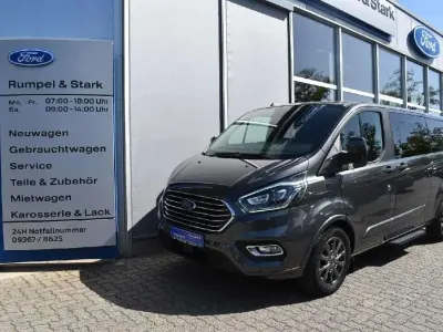 Gebraucht Ford Tourneo Titanium X 170 PS (125 kW) 2023 Magneticgrau (metallic) Kombi
