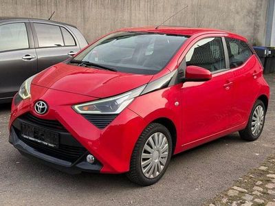 Gebraucht Toyota Aygo X-play 72 PS (52 kW) 2019 Super red v Kleinwagen