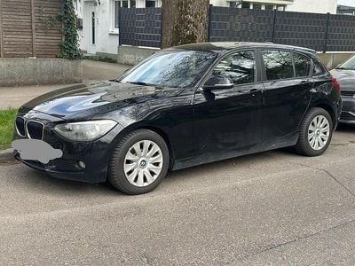 Begagnad BMW 116 116 HK (85 kW) 2012 Svart Halvkombi