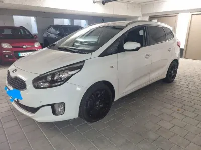 Używany Kia Carens DREAM-TEAM Edition 136 KM (100 kW) 2015 Biały Minivan
