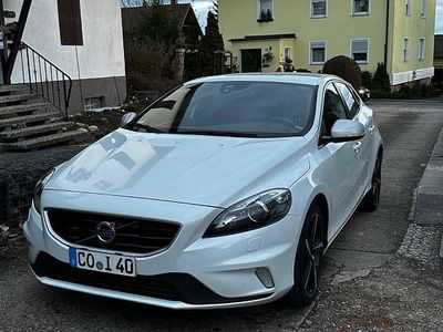 Gebraucht Volvo V40 R-Design 190 PS (139 kW) 2015 Weiß Limousine