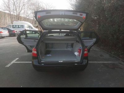 Gebraucht Mercedes E220 Avantgarde 170 PS (125 kW) 2011 Schwarz Kombi
