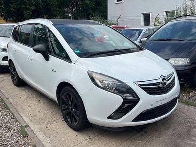 Weiß Gebraucht 2013 Opel Zafira Tourer Sport Van / Kleinbus | 3.999 € (Teuer)