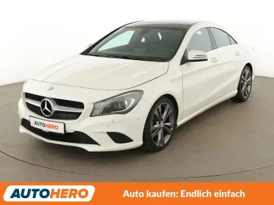 Gebraucht Mercedes CLA180 Urban 122 PS (89 kW) 2015 Weiß Limousine