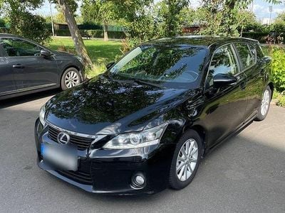 Lexus CT200h