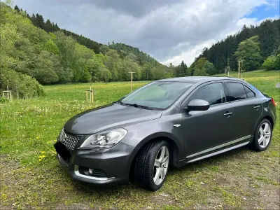Gebraucht Suzuki Kizashi Sport 178 PS (130 kW) 2012 Grau Limousine