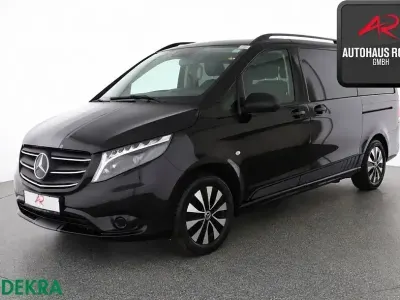 Gebraucht Mercedes Vito 237 PS (174 kW) 2023 Obsidianschwarz Van